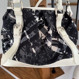 Burberry Black Floral Nova Check Satchel White Patent Leather Made in Italy